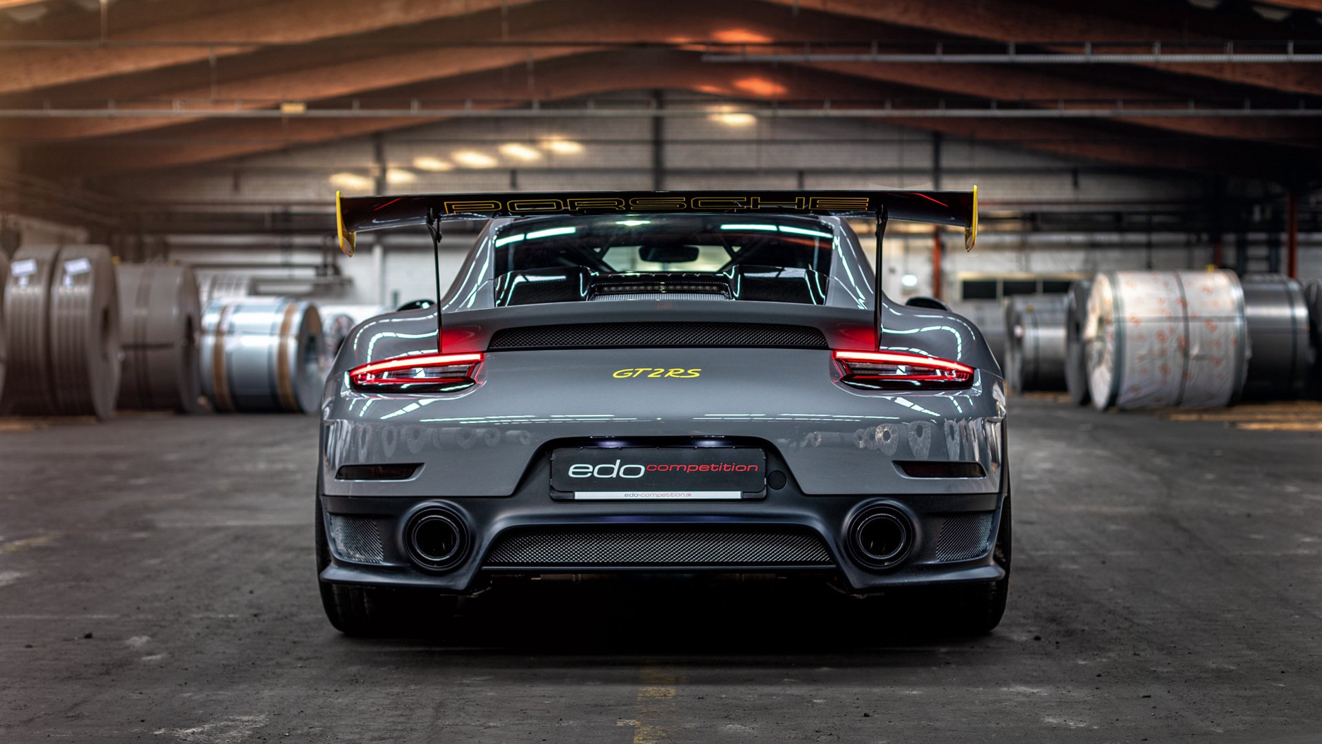 历史性时刻：足球赛场上的“第一次”事件，足球史上的第一场比赛