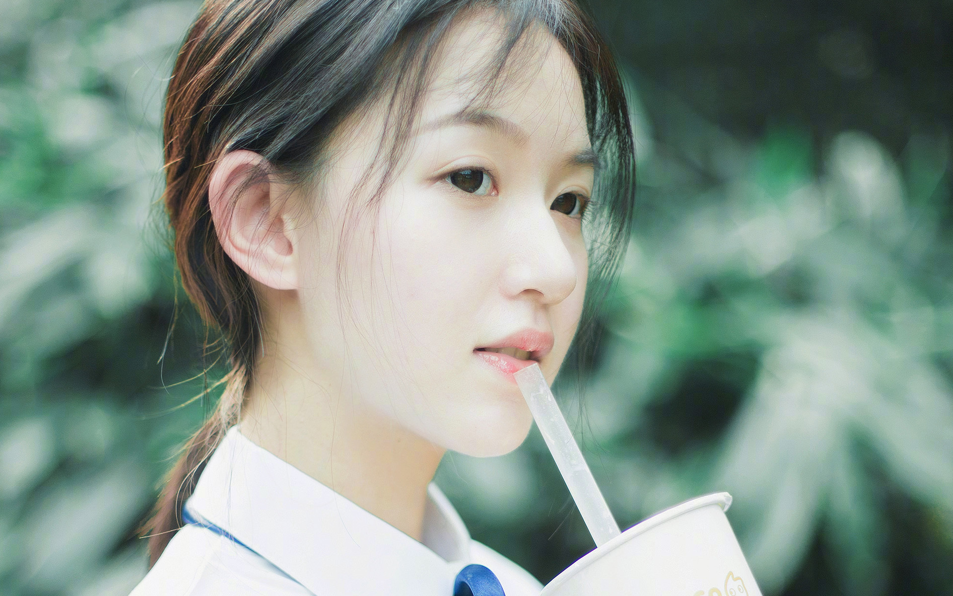 国足主场迁至成都气氛火爆,国足拍成