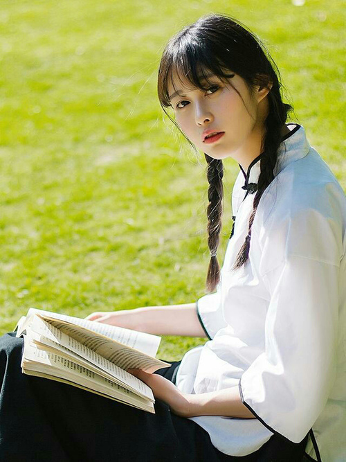 九游中心官网-传奇教练的“秘技”——战术思维让球队如虎添翼，传奇足球教练